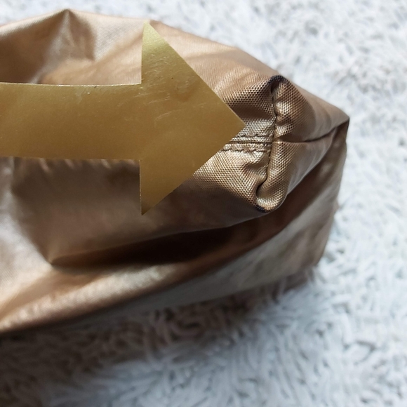 Kipling metallic Alvar cross body bag - Picture 7 of 12